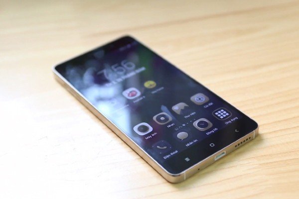 4 điện thoại xách tay hấp dẫn về Việt Nam trong tháng 6