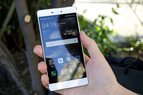 4 điện thoại xách tay hấp dẫn về Việt Nam trong tháng 6