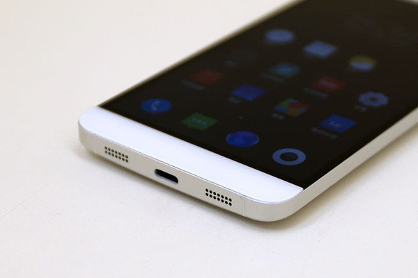 4 điện thoại xách tay hấp dẫn về Việt Nam trong tháng 6