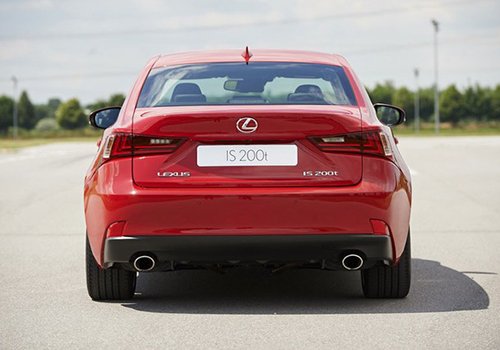 Lexus IS 200t 2016: Sang trọng, mạnh mẽ và tiết kiệm xăng