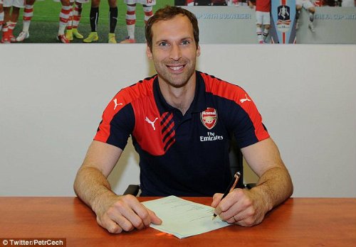 Cech chính thức là người của Arsenal