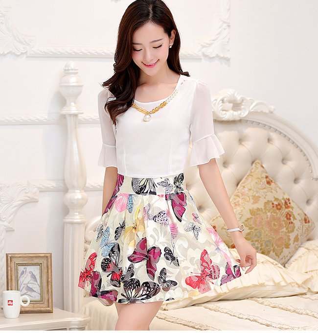 Rạng rỡ đến công sở đầu tuần với váy voan dịu dàng