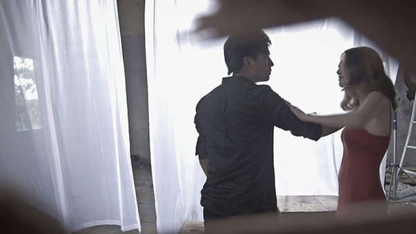 Bạn gái Sơn Tùng M-TP cá tính trong MV mới