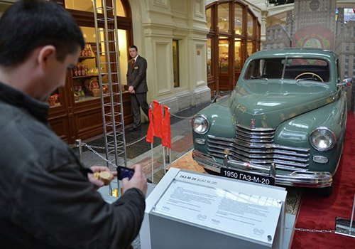 Chiêm ngưỡng nét cổ kính từ chiếc xe huyền thoại Pobeda của Liên Xô