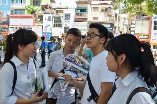 Kỳ thi THPT Quốc Gia: Dịch MERS-CoV vào đề thi Toán