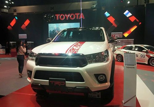 Toyota Hilux thế hệ mới thể thao hơn với phiên bản TRD Sport