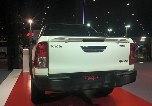 Toyota Hilux thế hệ mới thể thao hơn với phiên bản TRD Sport