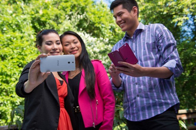 HTC One E8: Smartphone tiện dụng cho bạn trẻ yêu du lịch