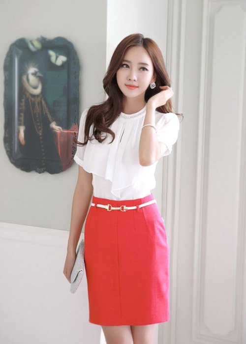 Mách nàng công sở chọn trang phục xóa tan mặc cảm ngực bé