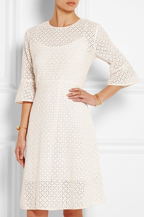 15 chiếc váy tay lỡ che nắng & bắp tay to mà vẫn đẹp dịu dàng