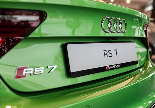 Audi RS7 “ngon mắt” hơn với màu sơn táo xanh