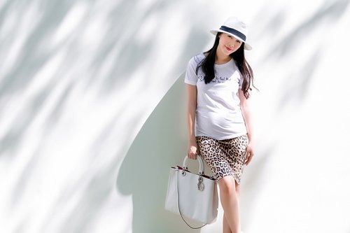 Thời trang bầu bí đẹp mê ly của vợ Đăng Khôi