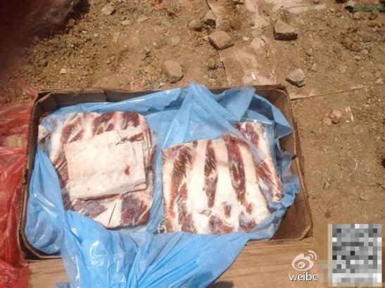 Cảnh Trung Quốc tiêu hủy hàng trăm tấn thịt đông lạnh 40 năm