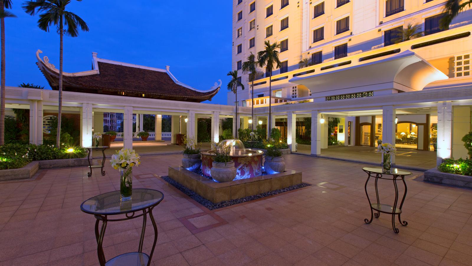 Chương trình ẩm thực và các ưu đãi của khách sạn Sheraton Hà Nội tháng 8/2015