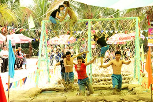 Nha Trang: Khai mạc lễ hội bùn trứng