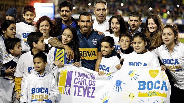 Hàng vạn người chào đón Tevez hồi hương khoác áo Boca Juniors