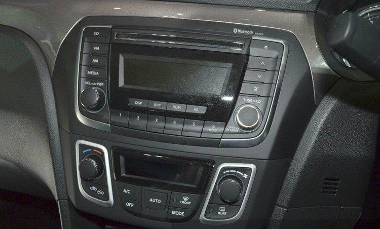 Suzuki Ciaz giá 311 triệu đồng hợp với dân văn phòng