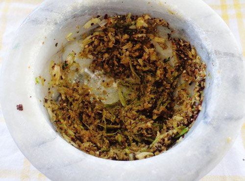 Chim cút quay bằng chảo nóng hổi