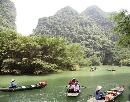 Tuyến du lịch về nguồn thăm Hành cung Vũ Lâm