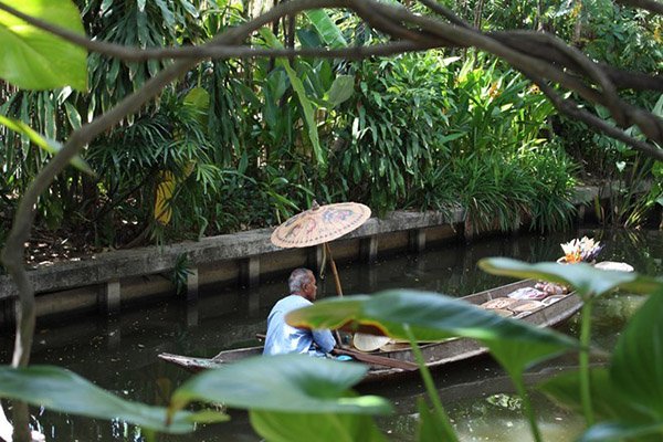 10 mẹo tiết kiệm tiền khi đi du lịch