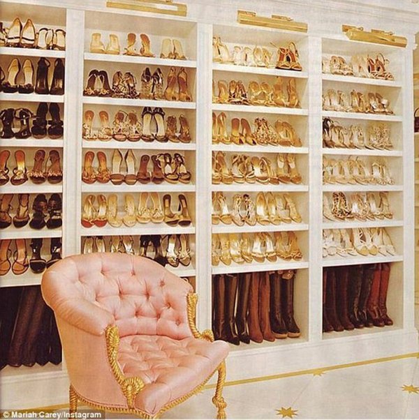 Ngắm tủ giày khủng của diva Mariah Carey