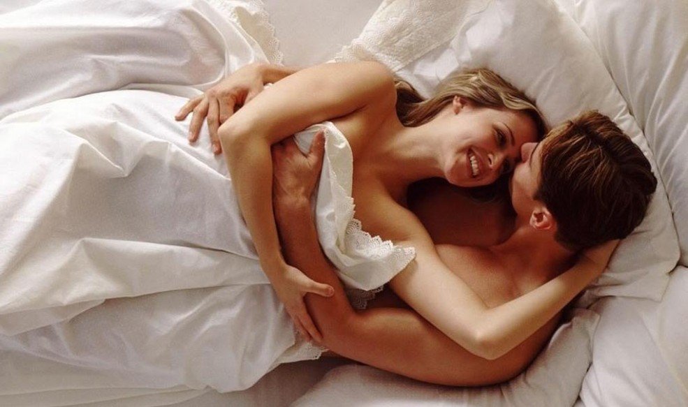 Vợ ngoại tình vì chồng 'yêu' quá khỏe