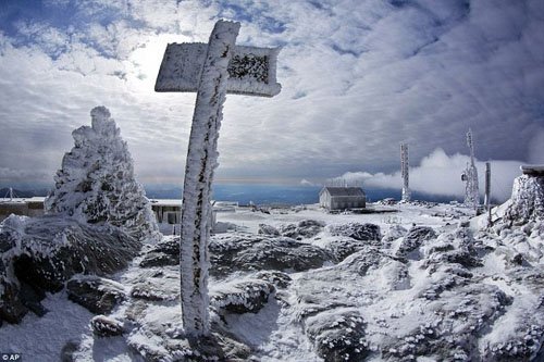 Thám hiểm ngọn núi có khí hậu tồi tệ nhất hành tinh