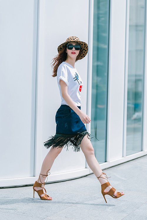 Thích thú với thời trang jeans tươi trẻ của Khánh My