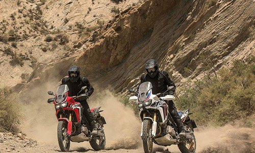 Honda CRF1000L Africa Twin 2016 tuyên chiến với Ducati Multistrada