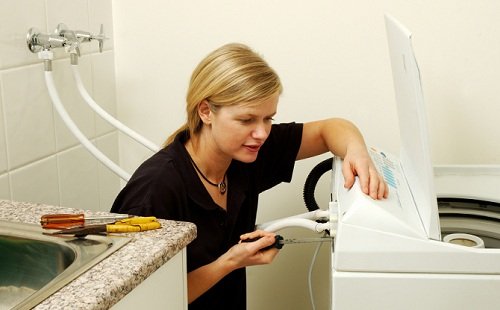 Những trục trặc của máy giặt bạn có thể tự xử lý