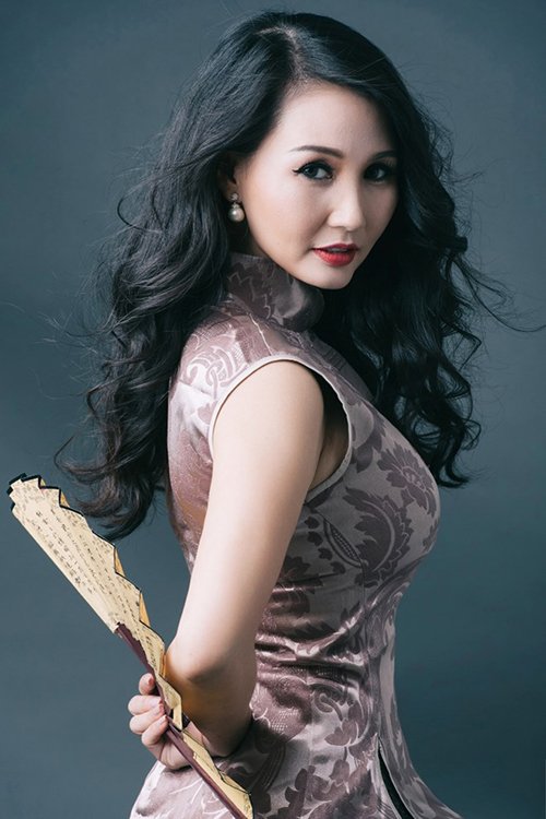 Hoa hậu Quý bà Sương Đặng quyến rũ trong sắc màu phương Đông cổ điển