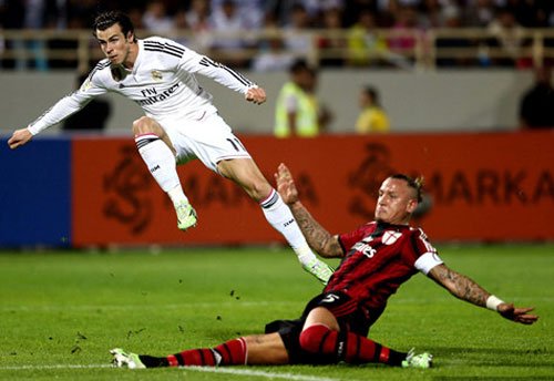 Real - Benitez: Góc khuất của sơ đồ 4-2-3-1