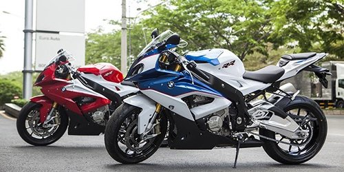 BMW S1000RR của Tom Cruise chốt giá 758 triệu đồng tại Việt Nam