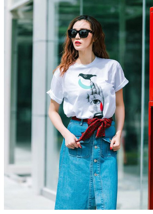 Ấn tượng với gu street style sành điệu của diễn viên Khánh My