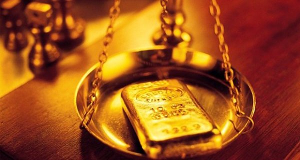 Ném tiền vào vàng: Mọi hướng nhìn đều thấy rủi ro