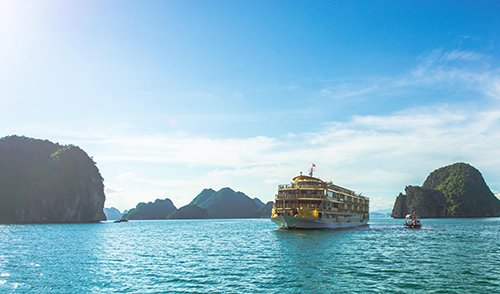 Golden Cruise rồng vàng tọa lạc trên vịnh Hạ Long