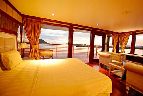 Golden Cruise rồng vàng tọa lạc trên vịnh Hạ Long