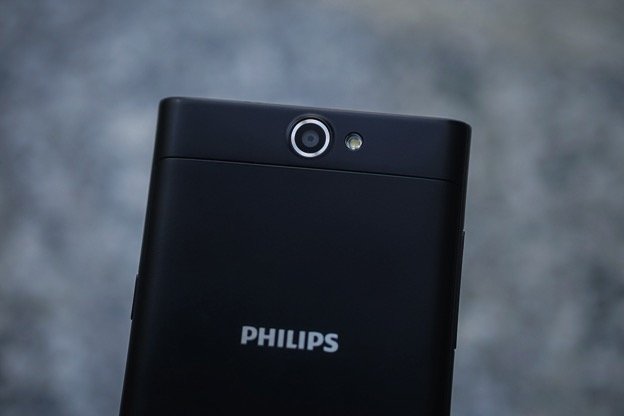Giải mã "cơn sốt" smartphone Selfie Philips S358