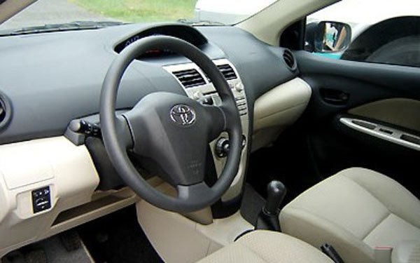 Toyota Việt Nam triệu hồi gần 4.000 xe có nguy cơ lỗi túi khí