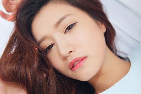 Mẹo trang điểm cho khuôn mặt bừng sáng trong mùa thu