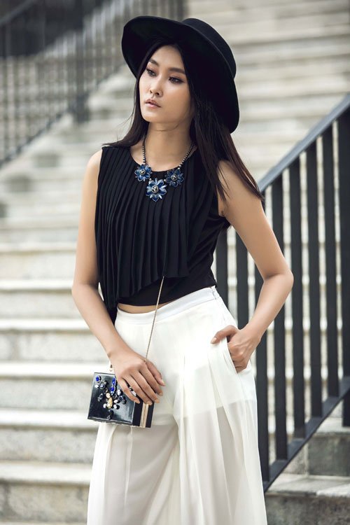 Rũ bỏ sự nhàm chán của quần ống rộng cho dân công sở