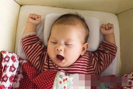 Những việc cần làm từ sơ sinh giúp bé lớn lên xinh đẹp