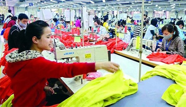 Gay gắt về tăng lương, bên nào sẽ nhượng bộ?