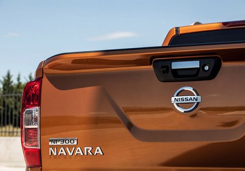Nissan Navara phiên bản máy dầu mới trình làng