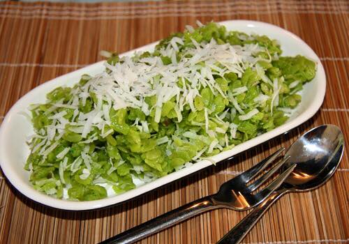 Cách làm cốm dẹt trộn dừa