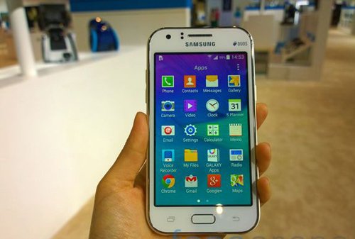 Samsung Galaxy J1 Ace giá rẻ trình làng