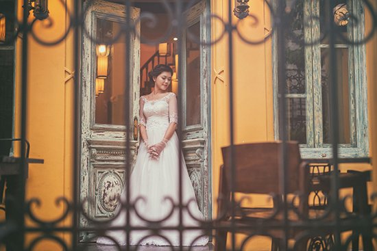 Địa điểm chụp ảnh cưới đẹp tại Hà Nội: nhà hàng Home với kiến trúc Vintage