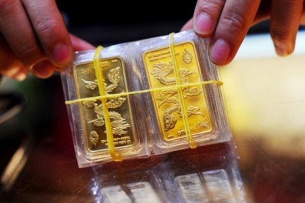 Giá vàng lình xình quanh 34 triệu đồng/lượng, USD ngân hàng tăng nhẹ