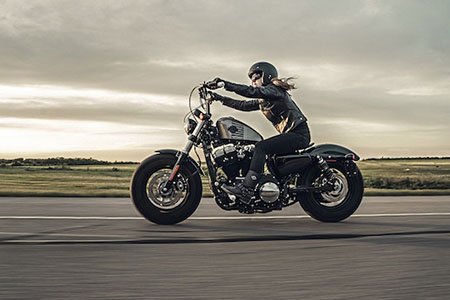 Xe Harley-Davidson 2016 bổ sung công nghệ và sức mạnh mới