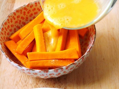 Bí đỏ chiên xù cho các nàng mê ăn vặt nhưng muốn giảm cân